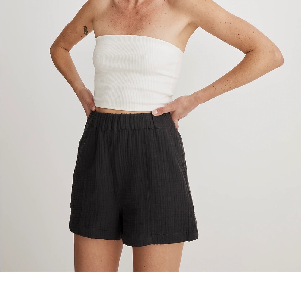 Easy pull on Madewell shorts net
